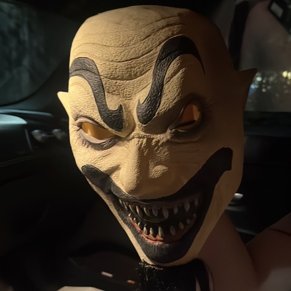 Mask - Picture 2 of 2